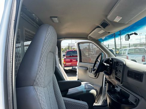 Used 2001 Chevrolet Express 1500 image 64