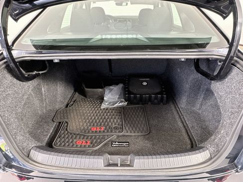 Used 2019 Volkswagen Jetta GLI FWD image 25