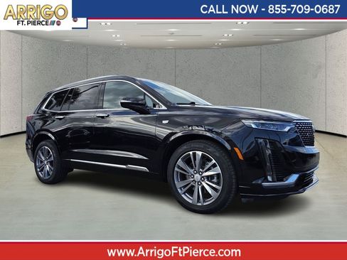 Used 2022 Cadillac XT6 Premium Luxury image 1