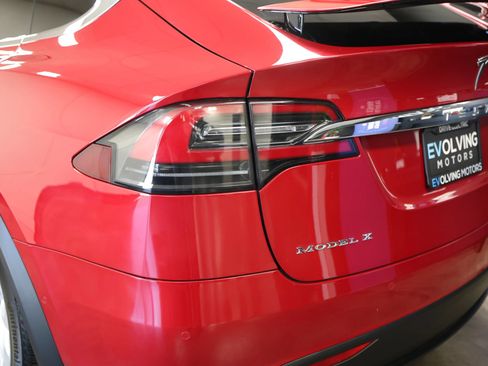 Used 2016 Tesla Model X 90D AWD/4WD image 15
