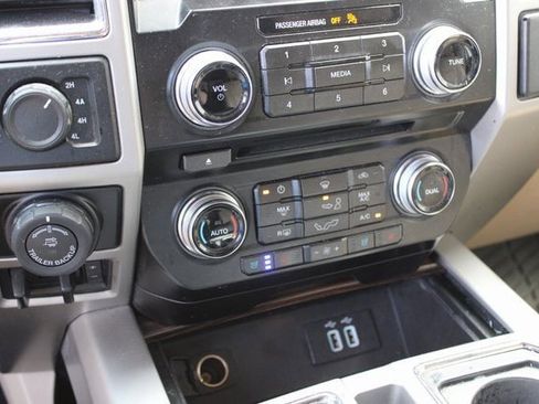 Used 2016 Ford F150 Lariat w/ Equipment Group 502A Luxury image 24