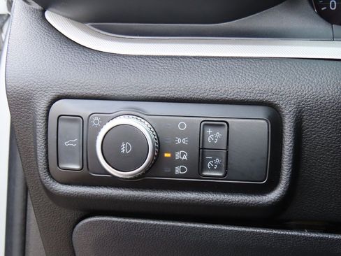 Used 2023 Ford Explorer XLT w/ Equipment Group 202A image 28