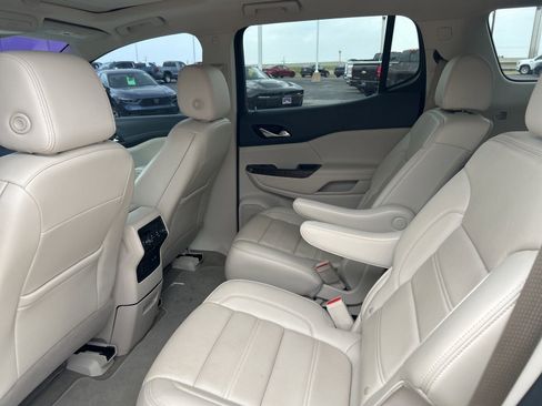Used 2021 GMC Acadia Denali w/ Denali Technology Package FWD image 11