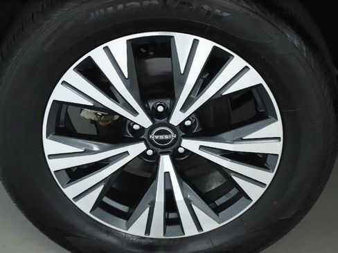Certified 2023 Nissan Rogue SV image 12