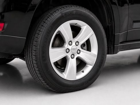 Used 2016 Jeep Compass Sport w/ Power Value Group FWD image 9
