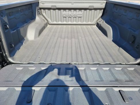 Used 2025 GMC Canyon Denali w/ LPO, Denali Black Edition image 8