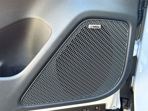 New 2026 Mitsubishi Outlander SE image 18