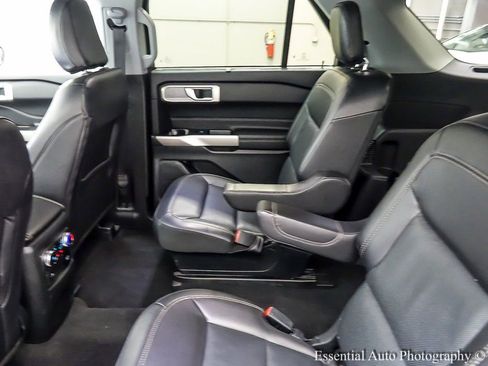 Used 2023 Ford Explorer Limited w/ Equipment Group 301A image 11