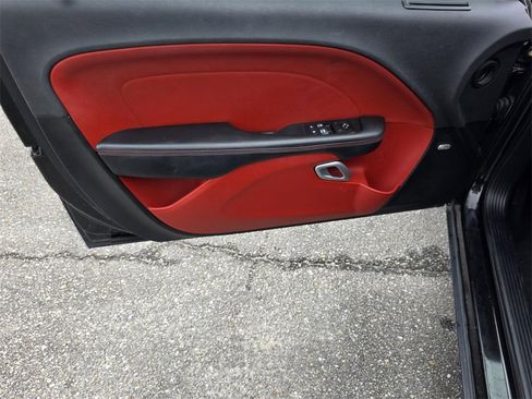 Used 2015 Dodge Challenger SXT Plus image 26