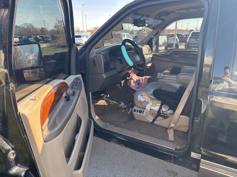 Used 2000 Ford Excursion Limited image 5