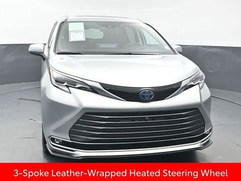 Certified 2023 Toyota Sienna Platinum image 10