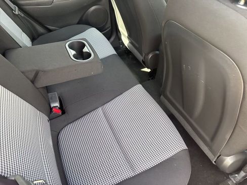 Used 2022 Hyundai Kona SE image 33