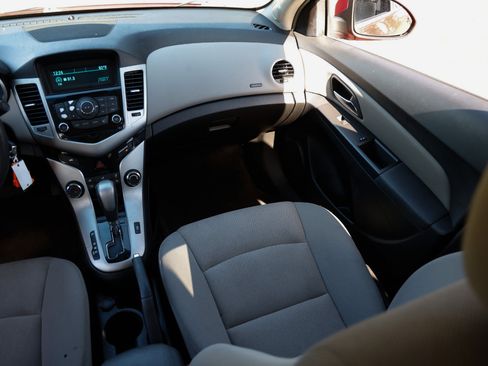 Used 2016 Chevrolet Cruze LT image 22