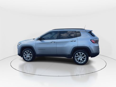 Used 2022 Jeep Compass Latitude image 5