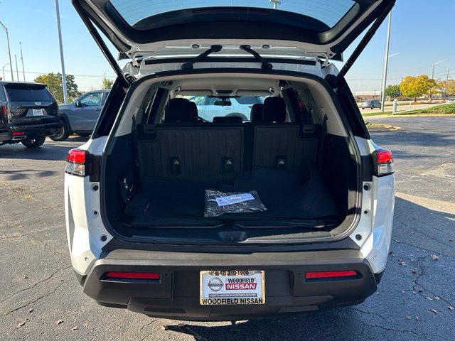 Used 2025 Nissan Pathfinder SV w/ Cargo Package AWD/4WD image 14