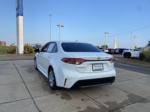 Used 2023 Toyota Corolla LE FWD image 9