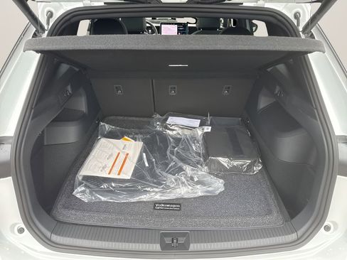 New 2026 Volkswagen Tiguan SEL R-Line AWD/4WD image 26