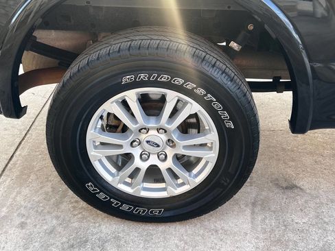 Used 2017 Ford F150 Lariat image 10