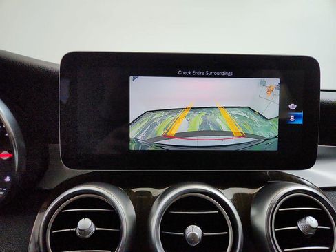 Used 2020 Mercedes-Benz GLC 300 4MATIC image 19