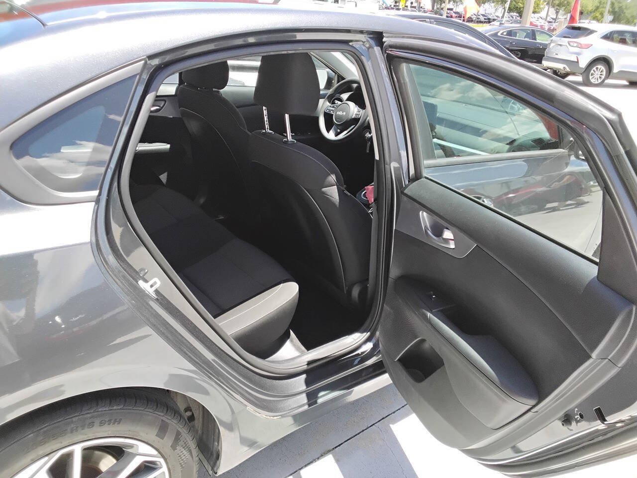 Used 2022 Kia Forte LXS FWD image 11
