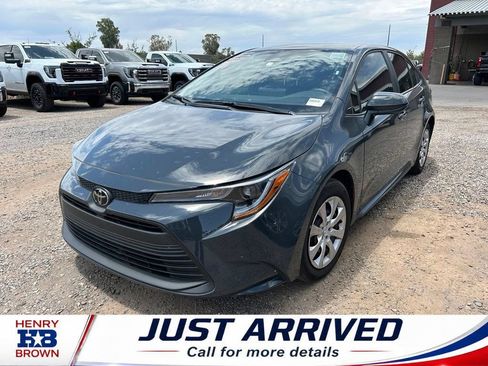Used 2025 Toyota Corolla LE w/ Convenience Package FWD image 1