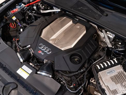 Used 2021 Audi RS 6 AWD/4WD image 24