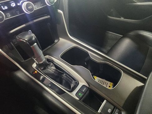Used 2018 Honda Accord Sport image 26
