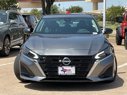 Used 2024 Nissan Altima 2.5 S FWD image 2