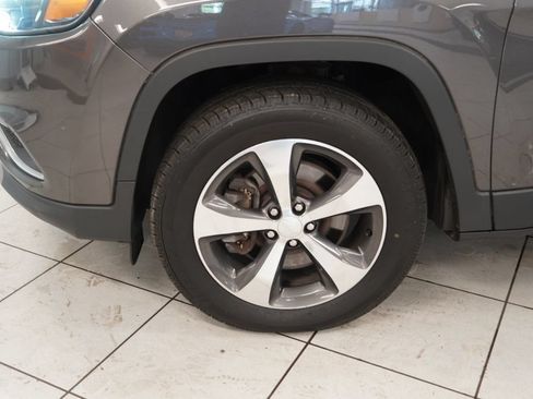 Used 2019 Jeep Cherokee Limited AWD/4WD image 14