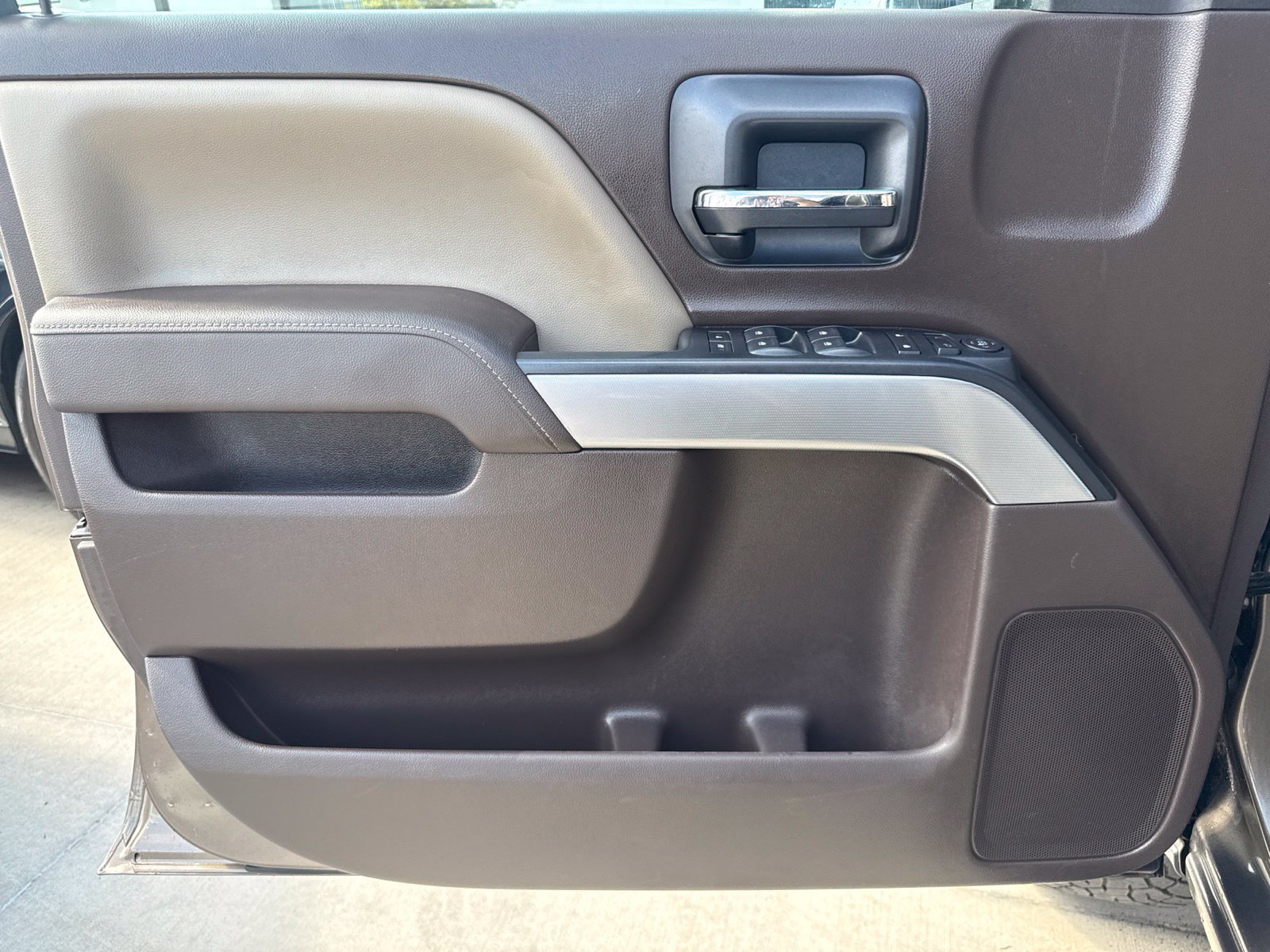 Used 2015 Chevrolet Silverado 2500 LT w/ LT Plus Package AWD/4WD image 9