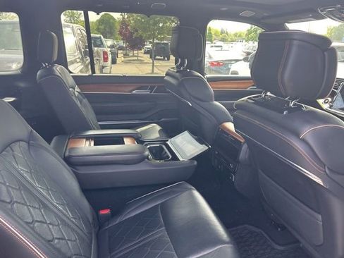 Used 2024 Jeep Grand Wagoneer L Series III AWD/4WD image 8