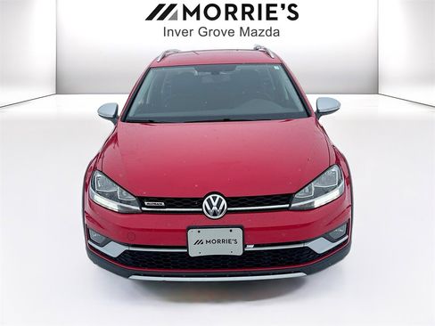 Used 2018 Volkswagen Golf Alltrack S image 2