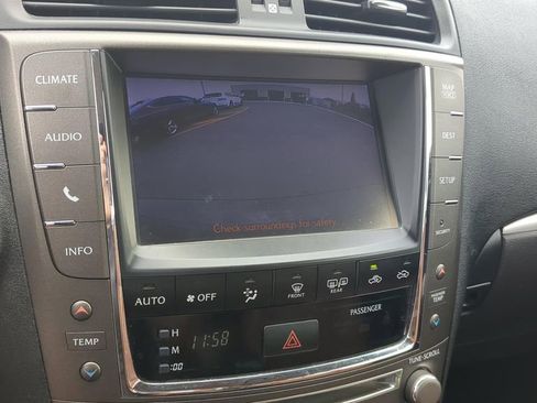 Used 2013 Lexus IS 250C w/ Luxury Pkg RWD image 16