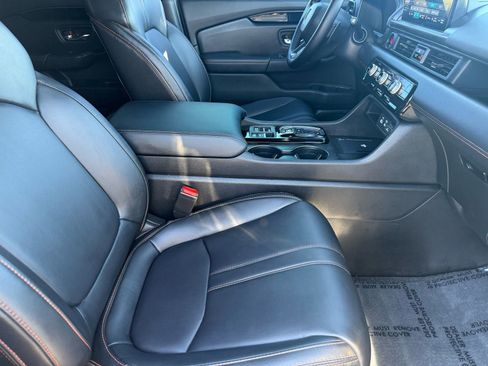 Used 2024 Honda Pilot TrailSport image 32