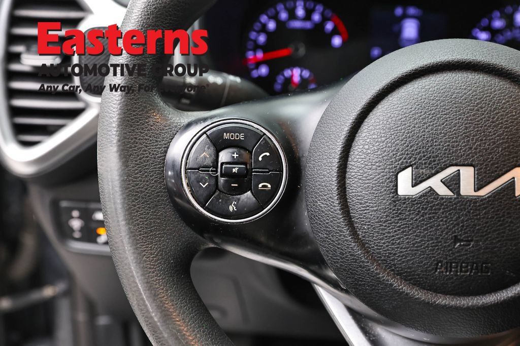 Used 2022 Kia Soul LX w/ Technology Package FWD image 17