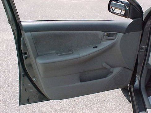 Used 2005 Toyota Corolla LE FWD image 20