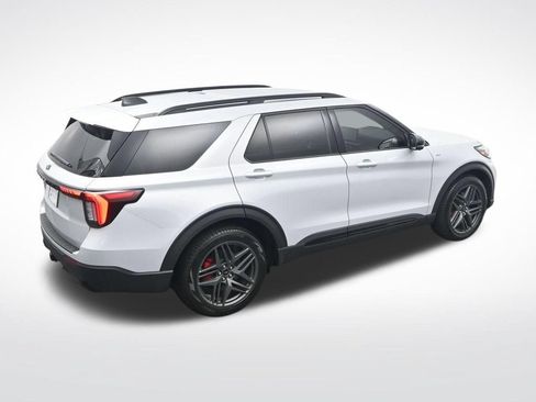 Certified 2026 Ford Explorer ST-Line w/ ST-Line Street Pack RWD image 22