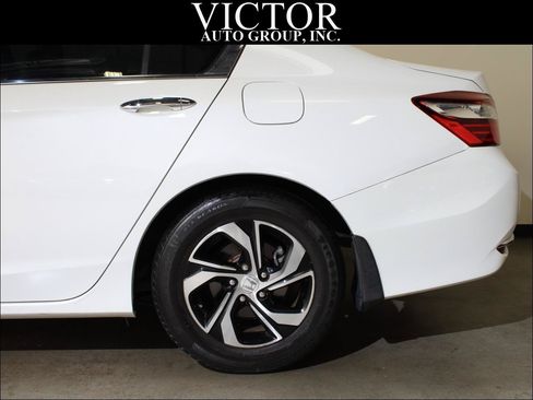 Used 2017 Honda Accord LX image 7