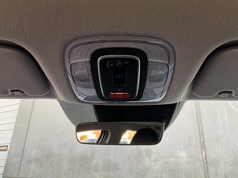 Used 2025 Hyundai Elantra Limited image 16