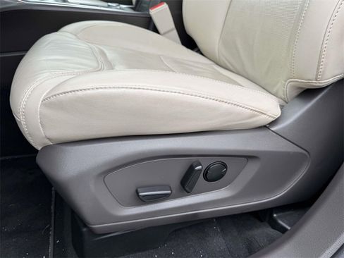 Used 2022 Ford Explorer Platinum w/ Equipment Group 601A image 19