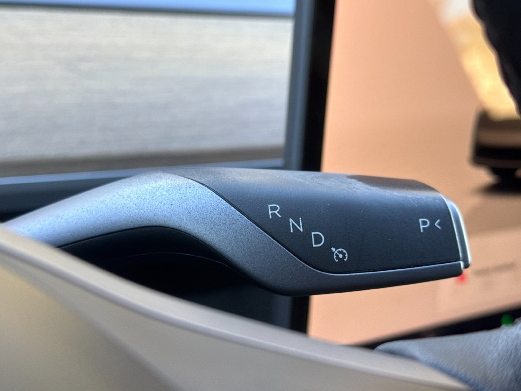 Used 2023 Tesla Model Y Long Range AWD/4WD image 32
