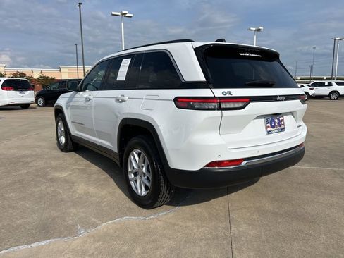 Used 2025 Jeep Grand Cherokee Laredo X RWD image 7