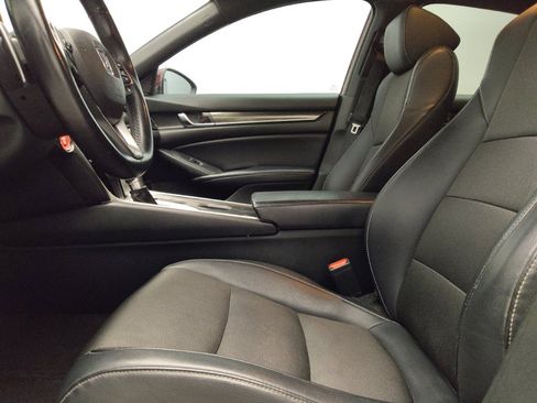 Used 2018 Honda Accord Sport image 17