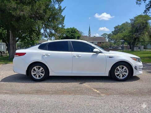 Used 2016 Kia Optima LX w/ LX Convenience Package FWD image 3
