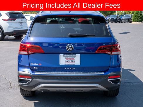 Used 2022 Volkswagen Taos SE FWD image 4