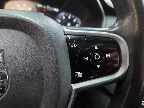 Used 2018 Volvo XC90 T6 Momentum w/ Convenience Package image 31