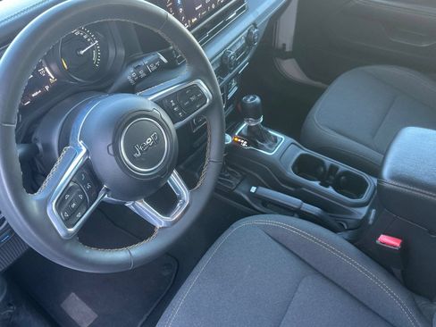 Used 2024 Jeep Wrangler Unlimited Sahara AWD/4WD image 11