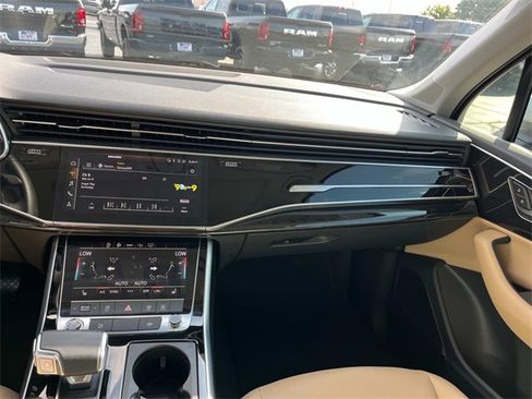 Used 2022 Audi Q7 3.0T Premium Plus image 13