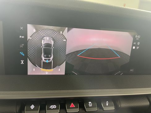 Used 2025 Porsche 911 Carrera image 24