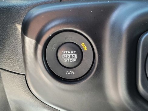 Used 2021 Jeep Gladiator Overland AWD/4WD image 23
